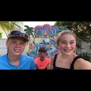 Meet your Posher, Hannah